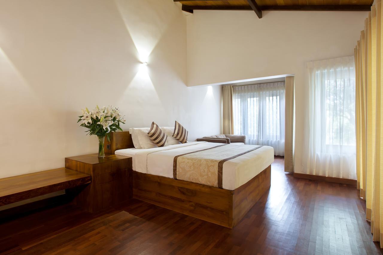 The Deer Park Hotel Giritale Esterno foto